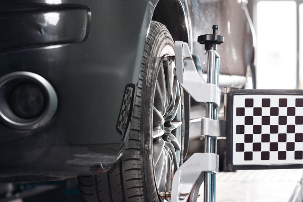 10 formas de detonar os pneus do seu carro antes da hora