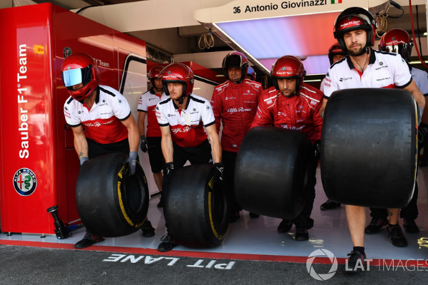 Pirelli se diz pronta em caso de guerra de pneus na F1